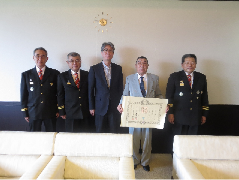 写真：叙勲受賞者市長表敬訪問の様子