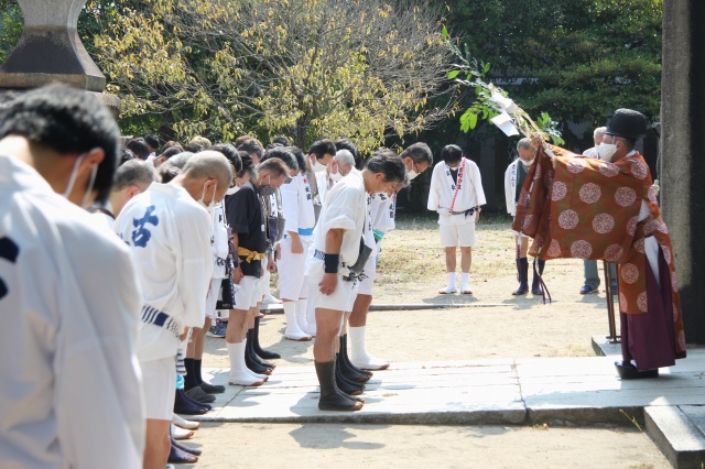 多賀神社での神事の様子