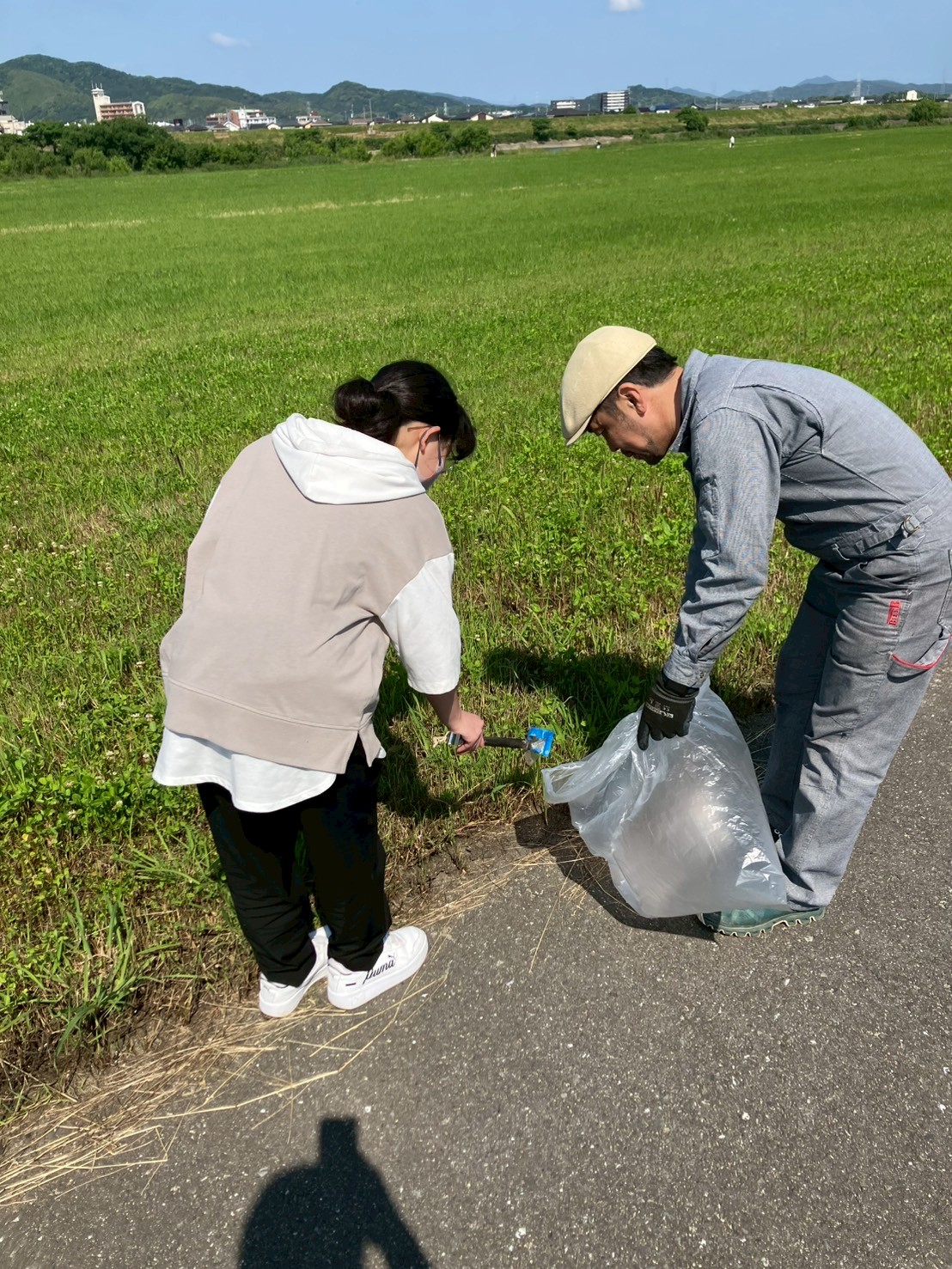 遠賀川一斉清掃の様子
