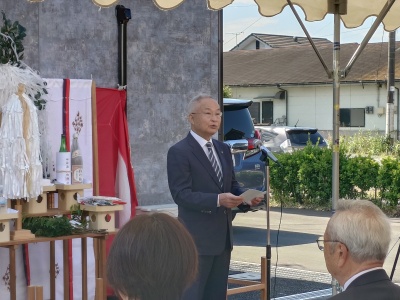 落成式で挨拶をする市長の様子
