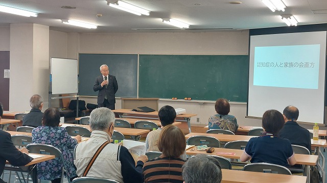 挨拶をする大塚市長