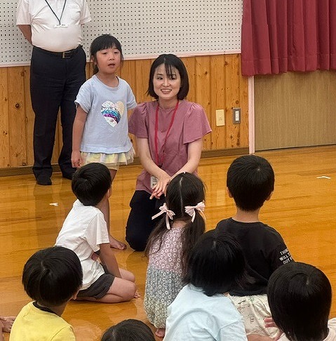 発表している写真